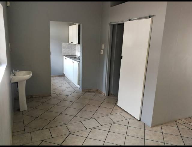 60M² BUSINESS RENTED IN RUSTENBURG CENTRAL